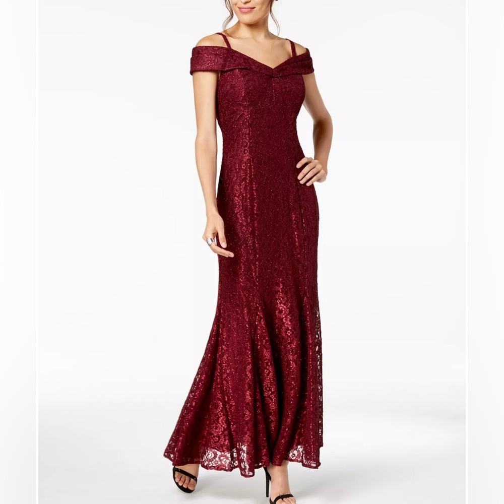 Elegant Burgundy Off-Shoulder Lace Prom/Evening Dress